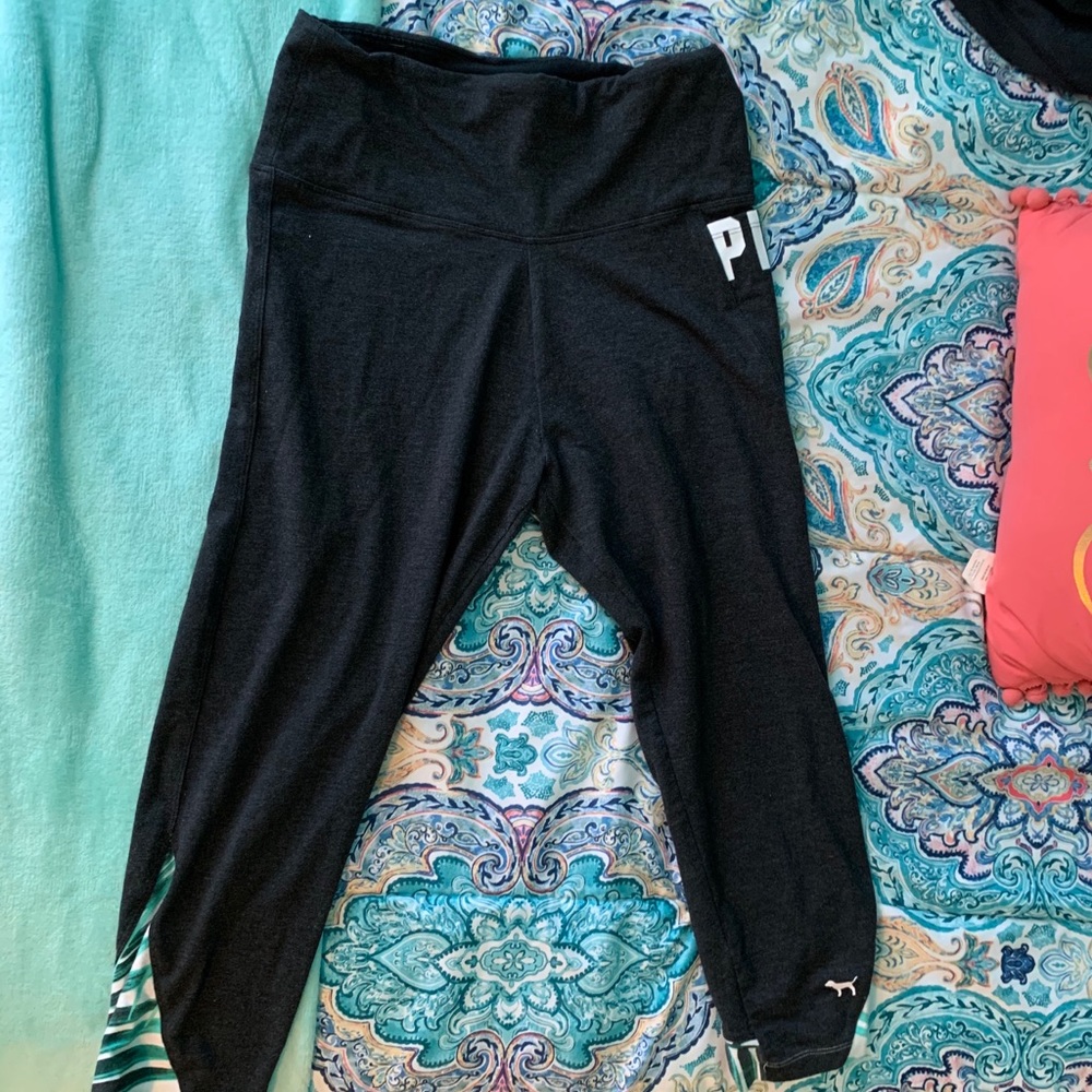 PINK cropped leggings